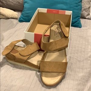 Naturalizer Soul sandals